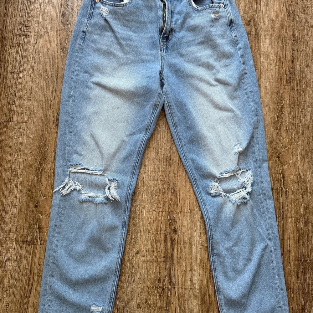 American Eagle Light Blue High-Rise Distressed Jeans